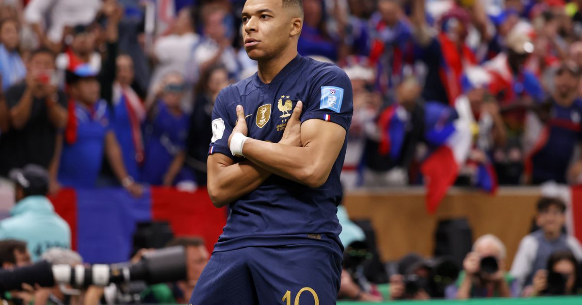 Kylian Mbappe officially joins Real Madrid with welcome post, team video